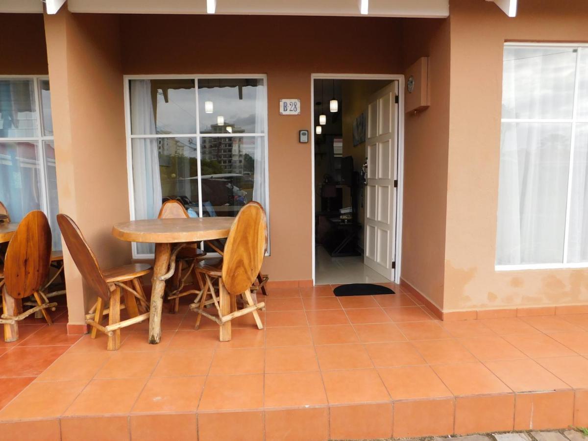 Condo Villa B27 Sleeps Five People - B28 Sleeps Six People - Price Includes Housekeeping Fees Not Taxes - Very Close To The Pool And Beach! Jaco Ngoại thất bức ảnh